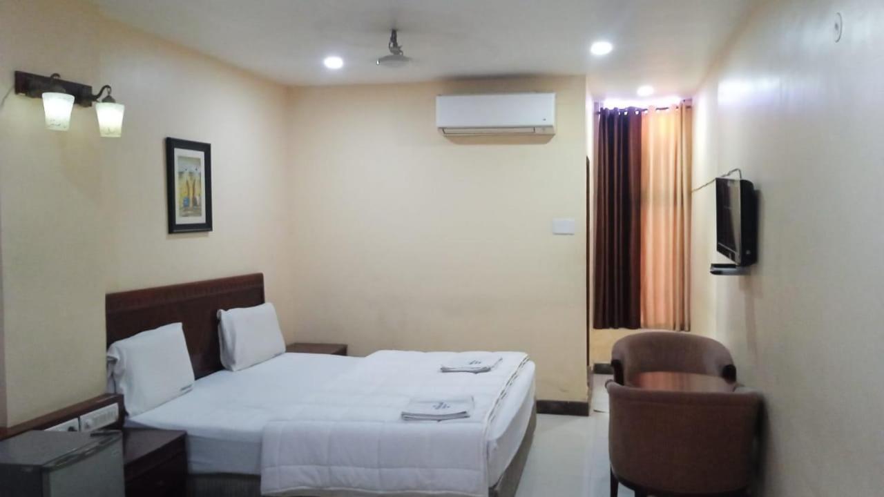 Sriannamalaiyar Residency Hotel Vellore Bagian luar foto
